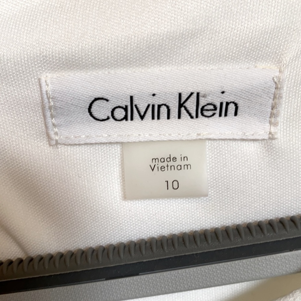 Calvin Klein - Picture 5 of 5